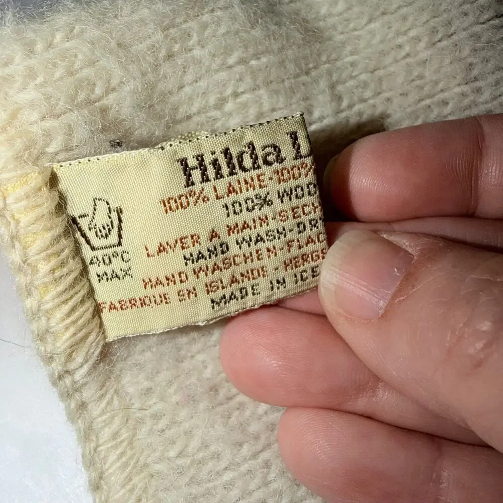 Vintage Hilda LTD 100% pure wool knit scarf made in Iceland cream neutral tones